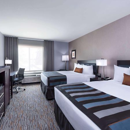 Wingate By Wyndham Sidney Hotel Ngoại thất bức ảnh