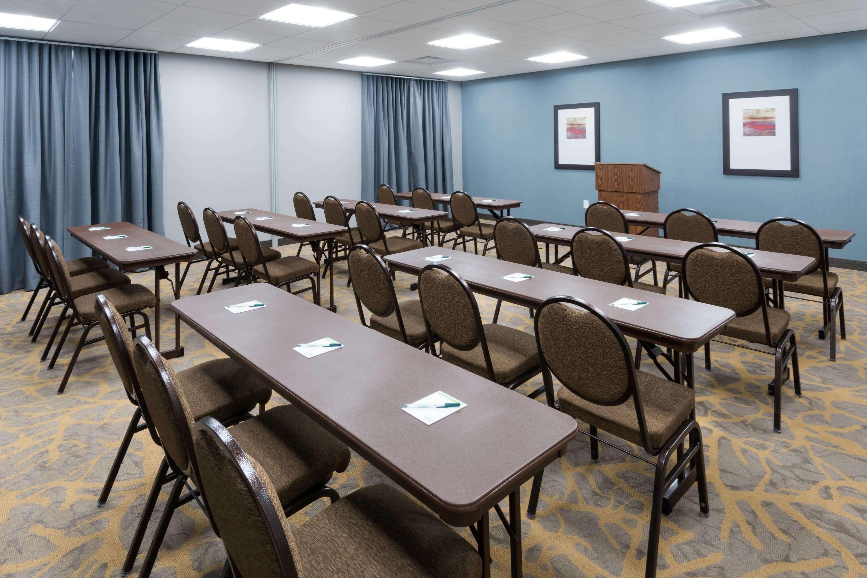 Wingate By Wyndham Sidney Hotel Ngoại thất bức ảnh