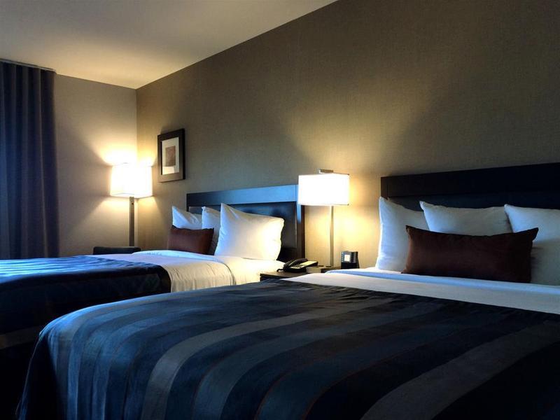 Wingate By Wyndham Sidney Hotel Ngoại thất bức ảnh